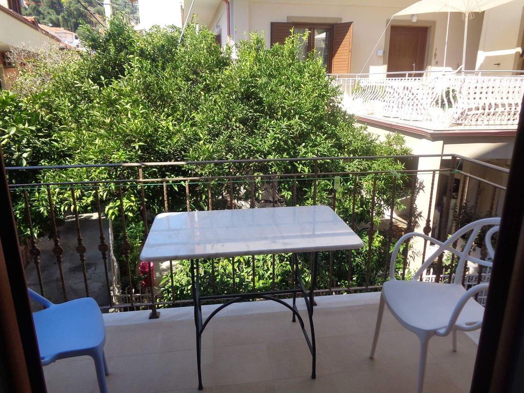 Leda Suites Parga Extérieur photo